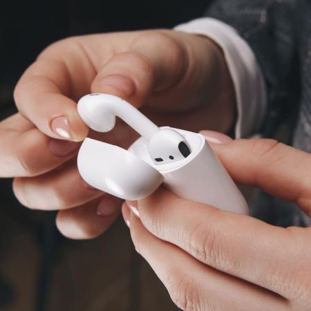 Беспроводные наушники с микрофоном Deppa Air Light, TWS, BT 5.1, 250 мАч, QI (44165) Белый